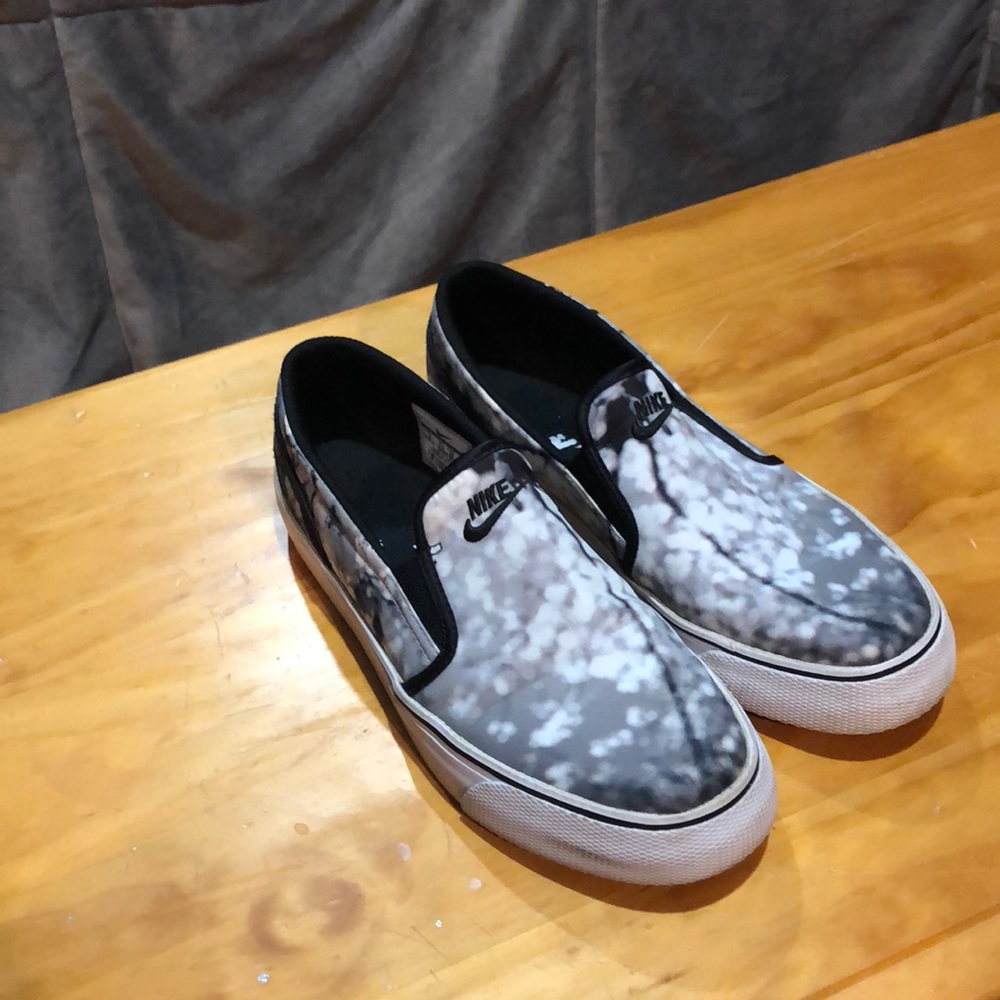 nike slip one